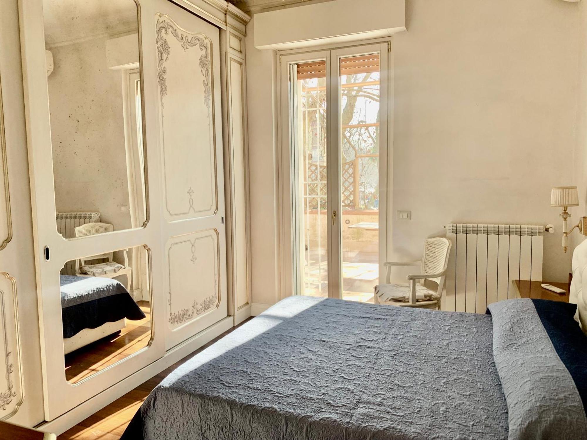 Вилла La Tua Casa Nel Centro Di Ostia Экстерьер фото