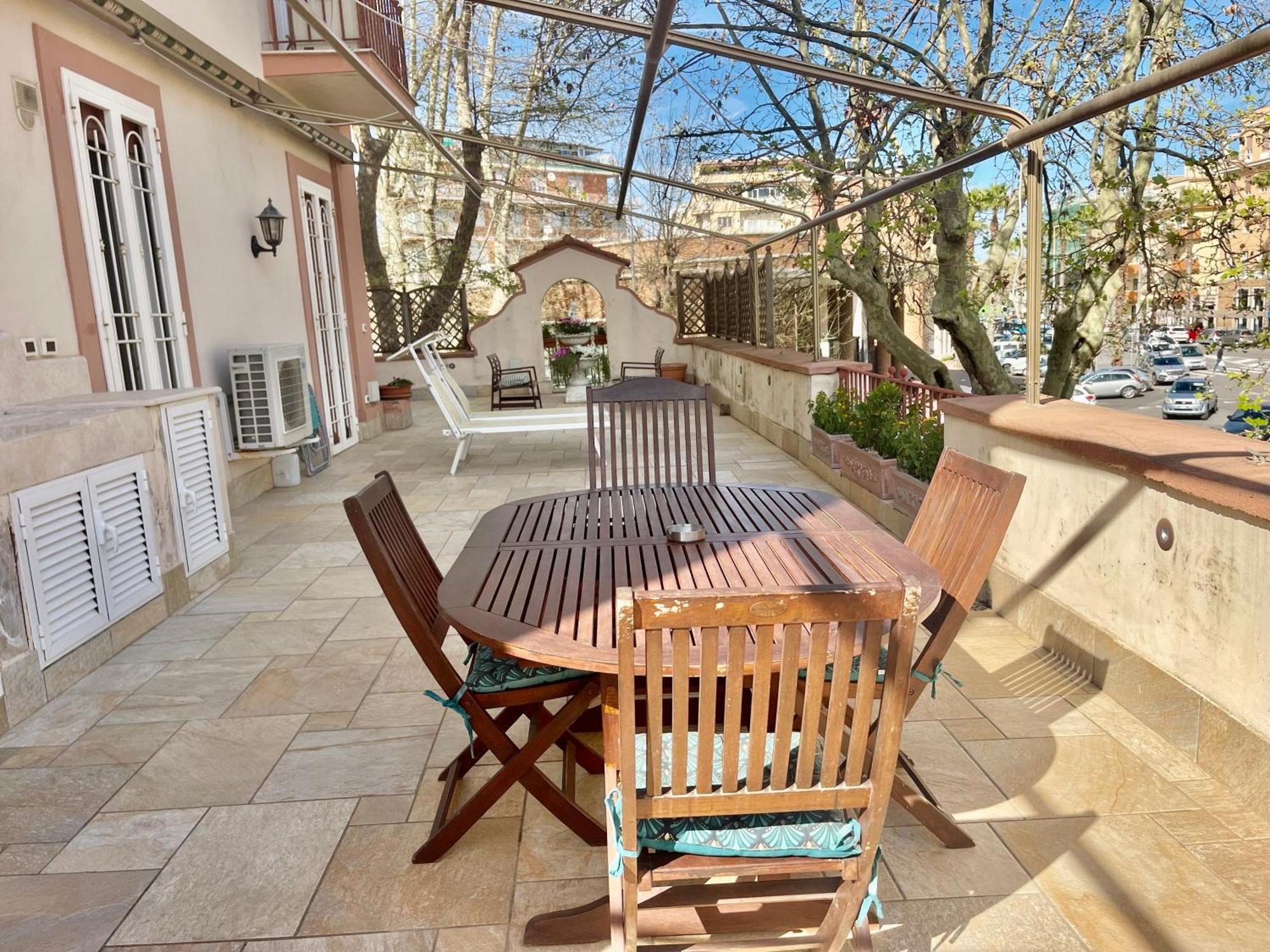 Вилла La Tua Casa Nel Centro Di Ostia Экстерьер фото